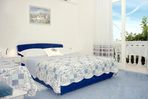 Apartments and rooms by the sea Zivogosce - Porat Makarska - 2733 - image 2