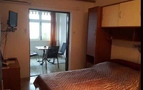 Apartments by the sea Tucepi Makarska - 2699 - image 12