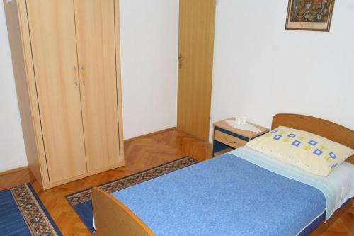Apartments with a parking space Omis - 2745 - image 6