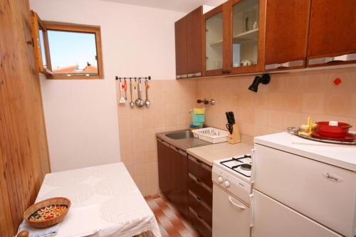 Apartments by the sea Rogoznica - 4313 - image 4