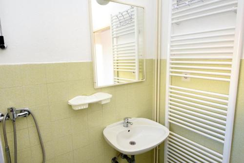 Studio with Terrace room in Apartments and rooms by the sea Orebic Peljesac - 4517