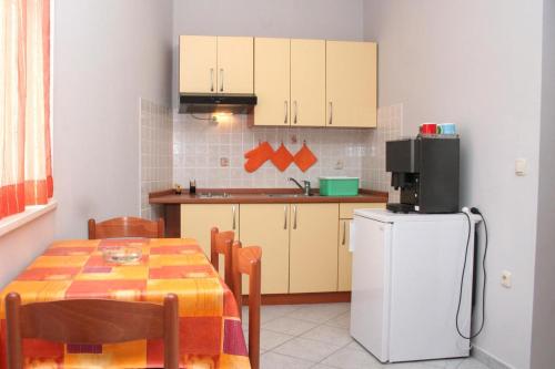One-Bedroom Apartment with Balcony room in Apartments with parking space Orebic Peljesac - 4531