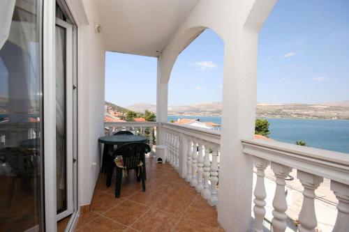 Apartments by the sea Mastrinka Ciovo - 4647 