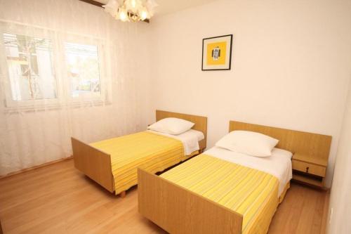 Apartments with a parking space Nemira Omis - 4652 - main image