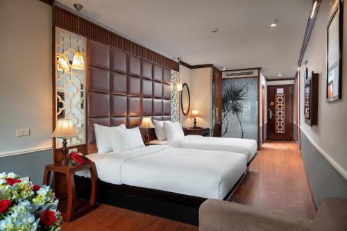 1 king bed, 1 queen bed