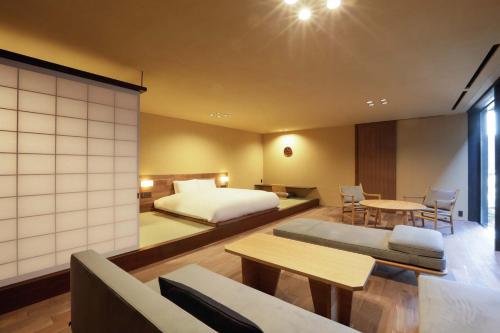 Junior Suite with Tatami Area and Garden View(Annex)