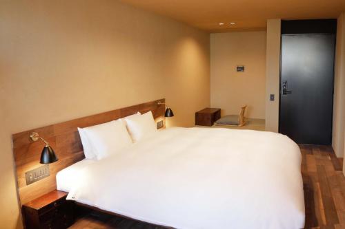 Deluxe King Room with Open Air Bath and Courtyard View(Annex) - Second Floor