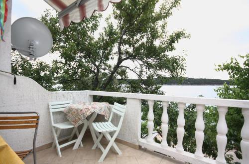 ระเบียง/ชานเรือน, Apartments by the sea Barbat, Rab - 4975 in บาร์บัต