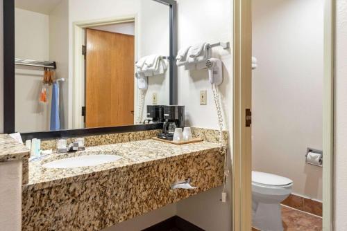 Quality Inn & Suites Limon - image 2