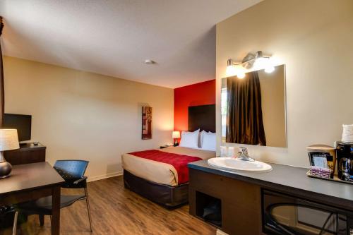 Econolodge Inn & Suites St-Apollinaire