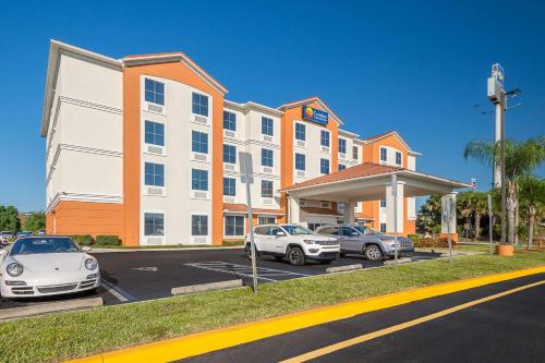 Comfort Inn & Suites Maingate South