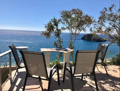  Beach View in Kaloi Limenes