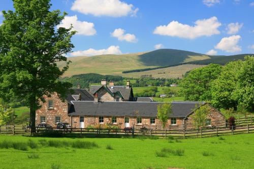 Surrounding environment, Arndean Cottages in Powmill