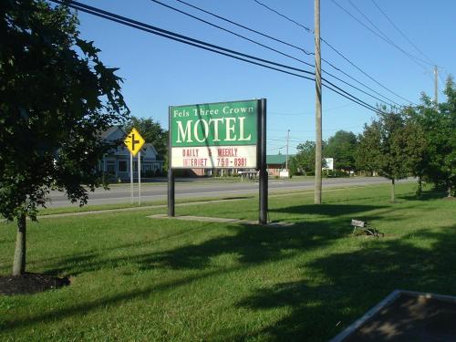 Fels Three Crown Motel