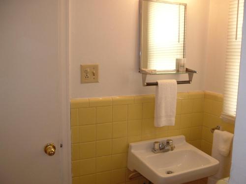 Fürdőszoba, Fels Three Crown Motel in Clarence