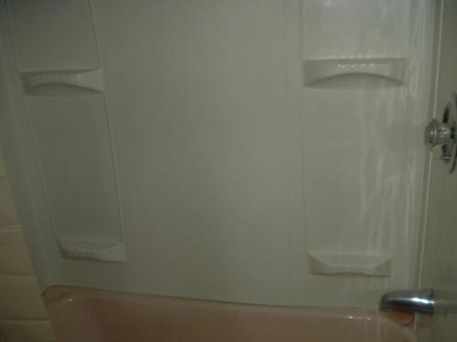 Létesítmények, Fels Three Crown Motel in Clarence