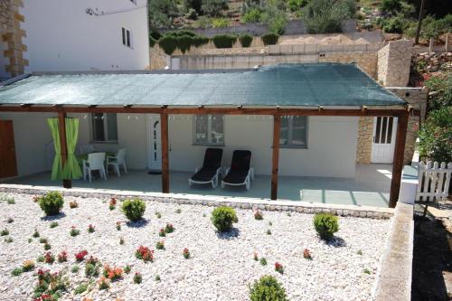  Apartments by the sea Cove Prapratna - Prapatna (Hvar) - 5704, Pension in Jelsa