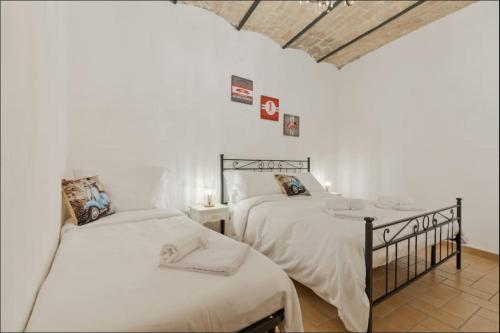 Roma Colosseum Apartment, Рим (фото 2)