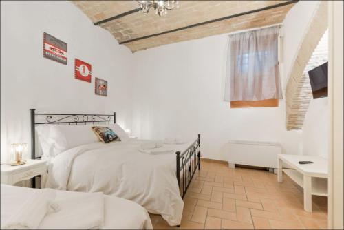 Roma Colosseum Apartment, Рим (фото 3)