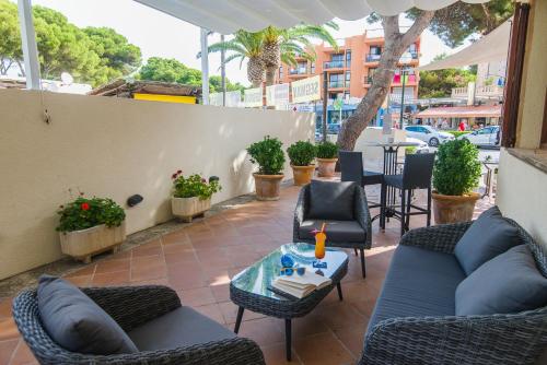 Bell Port Hotel - image 13