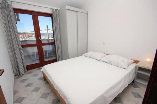 Apartments by the sea Bibinje Zadar - 5759 - image 7