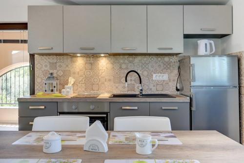 Three-Bedroom Holiday Home  room in Apartments Jela