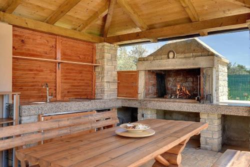 Three-Bedroom Holiday Home  image 6