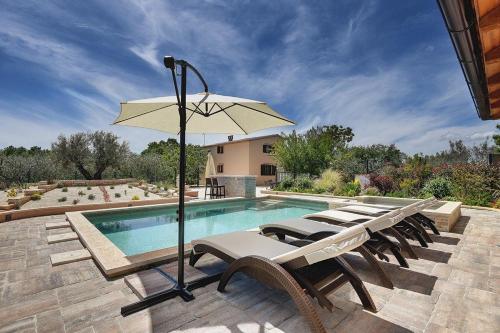 Three-Bedroom Holiday Home  image 2