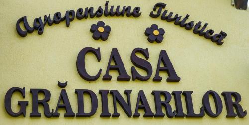 Pensiunea Gradinarilor cu statie de încărcare încărcare electrică auto