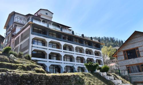 Hotel Snowcrests Manor