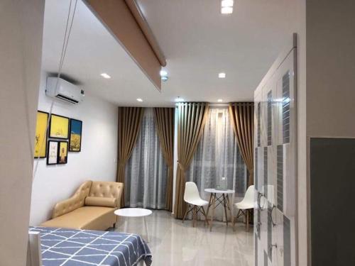 Apartment Sky Center near airport