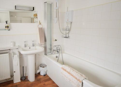 Badrum, Grove Cottage in West Wight