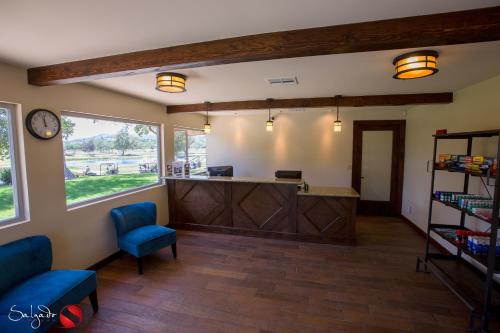 Lobby, Carlton Oaks Lodge, Ascend Hotel Collection in Santee (CA)
