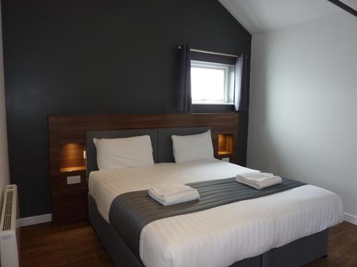 Oakwood Farm Mews Chester - image 2