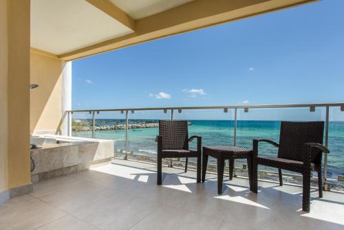 Book Ibiza Bora Beach Ocean Front Aparts In Spain 2019 Promos