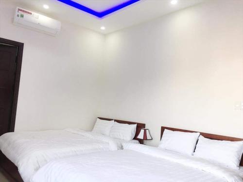 Motel Thanh Long Motel Thanh Long is a popular choice amongst travelers in Da Nang, whether exploring or just passing through. Featuring a satisfying list of amenities, guests will find their stay at the property a co