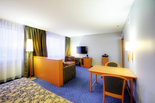 Rushotel - image 2
