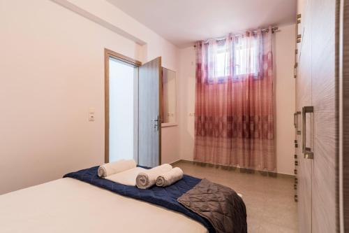 Adelphi Apartments - image 3