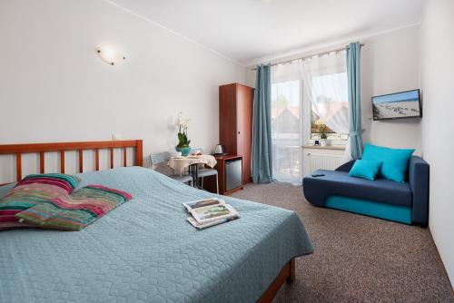 Triple Room with Balcony image 4