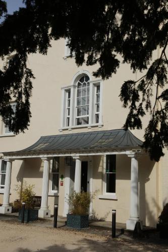 Best Western Henbury Lodge Hotel - image 2