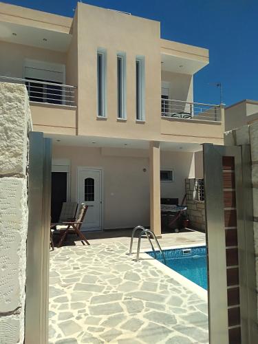 “Theeporto” Maisonette with pool