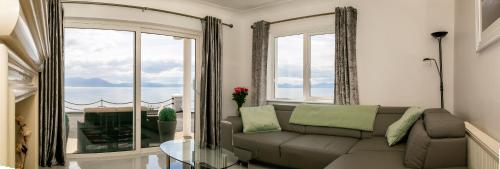 Ballyheigue Cliff Side and Sea View Apartment