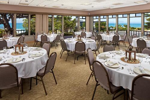 Banquet hall, Cavalier Oceanfront Resort in San Simeon (CA)