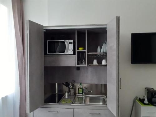 Warrest - image 2
