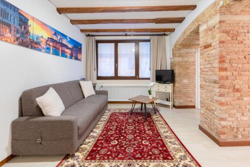 Ca' del Pozzo Loft Apartment - image 10
