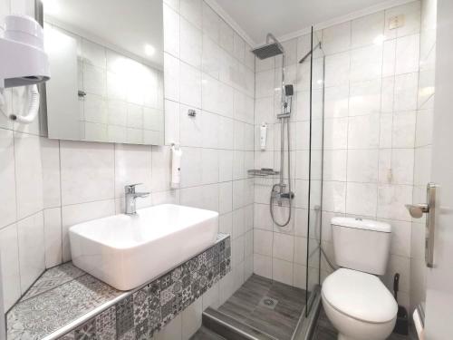 VANA Studios & Apartments - image 7