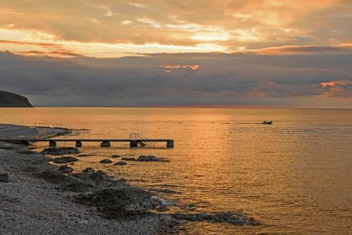 周邊環境, Hostel Alieti in 伊佐拉