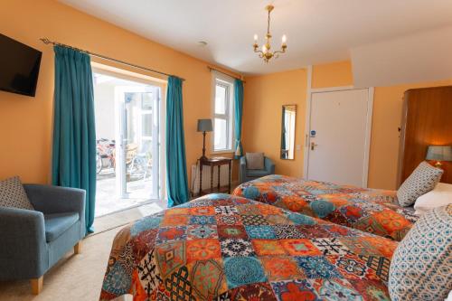 Shelleven Guest House - main image