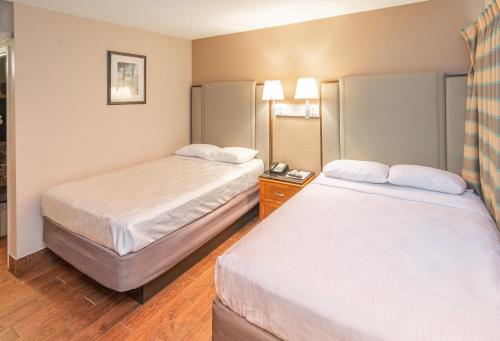 2 double beds