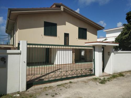  Villa Marisa Paestum, Ferienwohnung in Paestum
